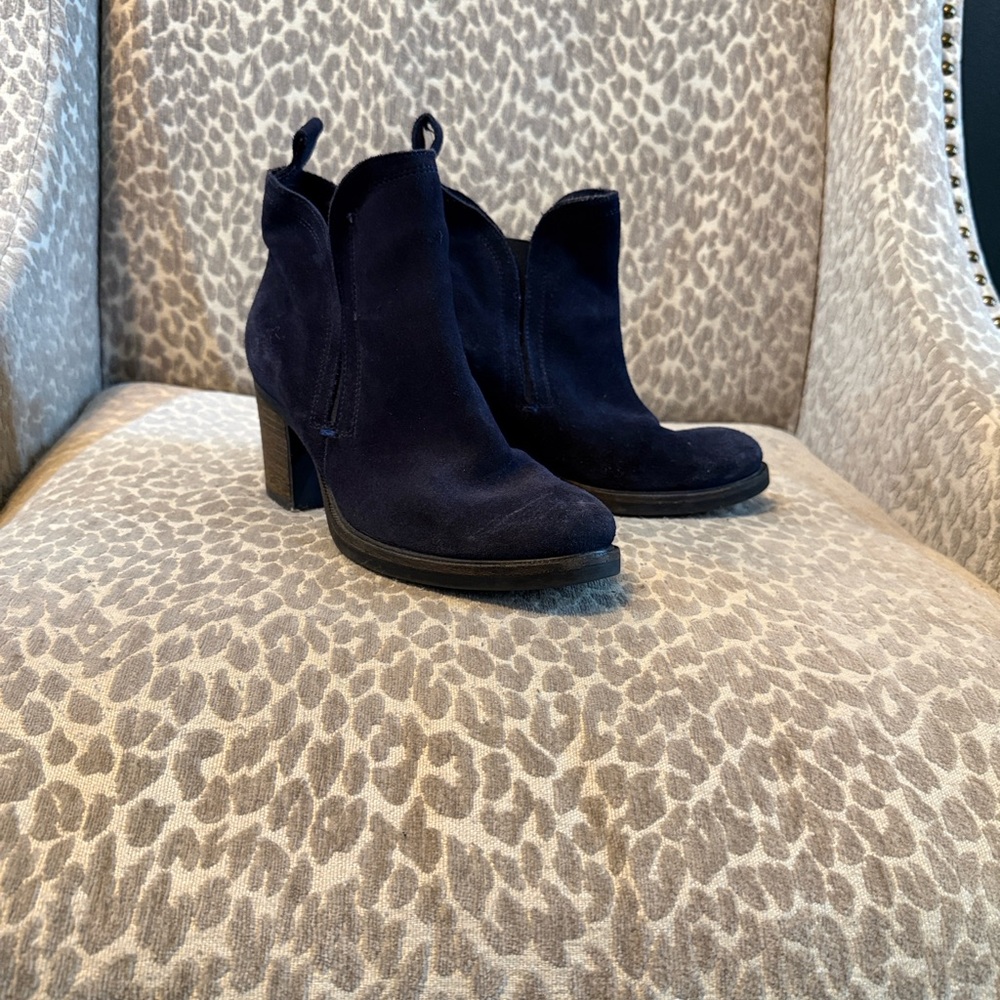 Bos. & Co. Midnight Blue Ankle Booties 37
